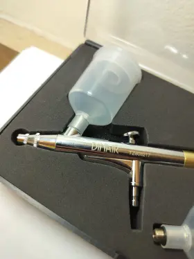 Tz808217 Dinair Airbrush Pro Makeup Gun - Never Used With Case And 2 Cups