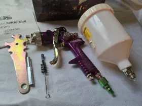 91009 Harror Freight Tools Professional Gravity Paint Spray Gun Pre-owned