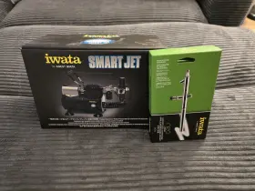 Iwa-is850 Iwata Smart Jet Airbrush Compressor And Hose Neo Cn Sprayer Brand New