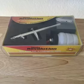 R-2000 Iwata-medea Revolution Hp-bcr Airbrush - Bottom Feed Dual Action R2000 Incomplete #2