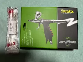 N5500 Iwata Neo Trn1 Trigger Airbrush Gravity Feed With 10 Piece Nozzle