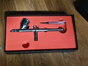 R4500 Iwata Revolution Hp-cr Gravity Feed Dual Action Airbrush #2