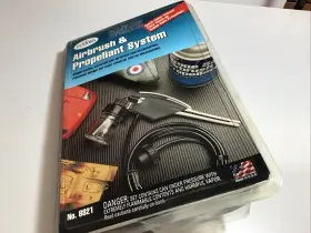 8821 Testors Sealed Testor Airbrush And Propellant System With