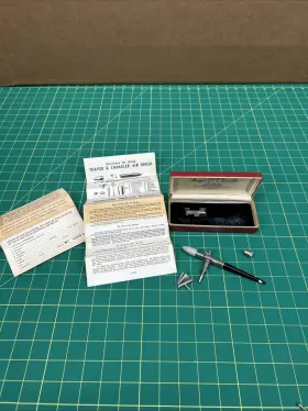 01355a Thayer & Chandler Vintage And Artist S Airbrush With Original Case Accessories Paper